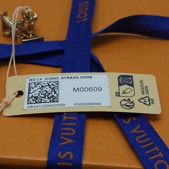 NWT Louis Vuitton Iconic Crystal Initiales Earrings Gold Authentic - GI… - Picture 16 of 16